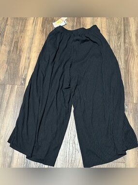 New Gianni Bini Black Women’s Culottes XS Cropped Flowy NWT